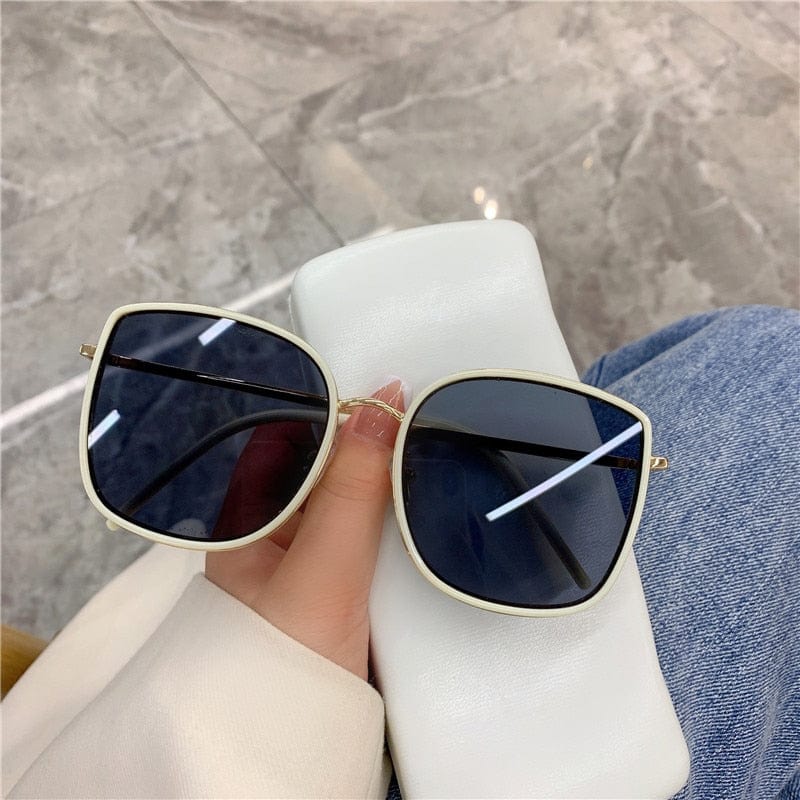 Sunglasses - Square White Black Retro Fashion Women's UV400 Sunglasses