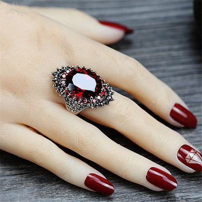 Ring - Women's Vintage Exaggerated Large Gemstone Red Black Ring