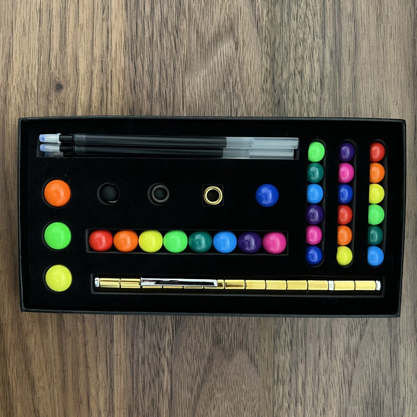 Two-Color Magnet Pen Fidget Toy - GiddyGoatStore