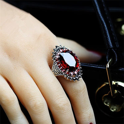 Ring - Women's Vintage Exaggerated Large Gemstone Red Black Ring