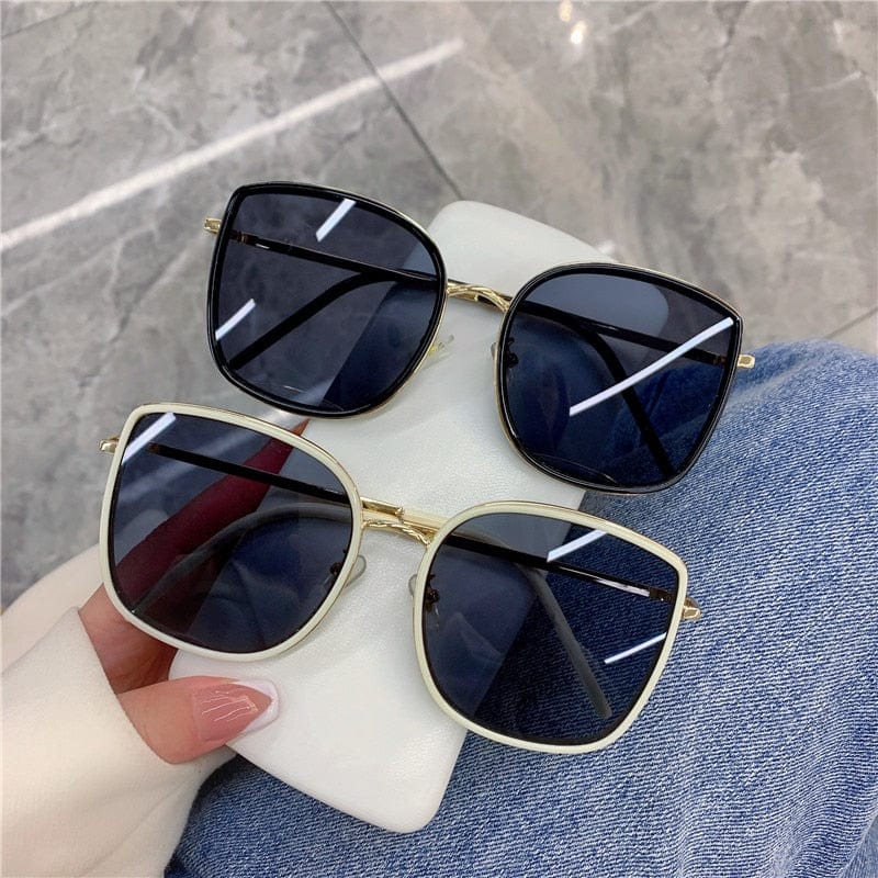 Sunglasses - Square White Black Retro Fashion Women's UV400 Sunglasses