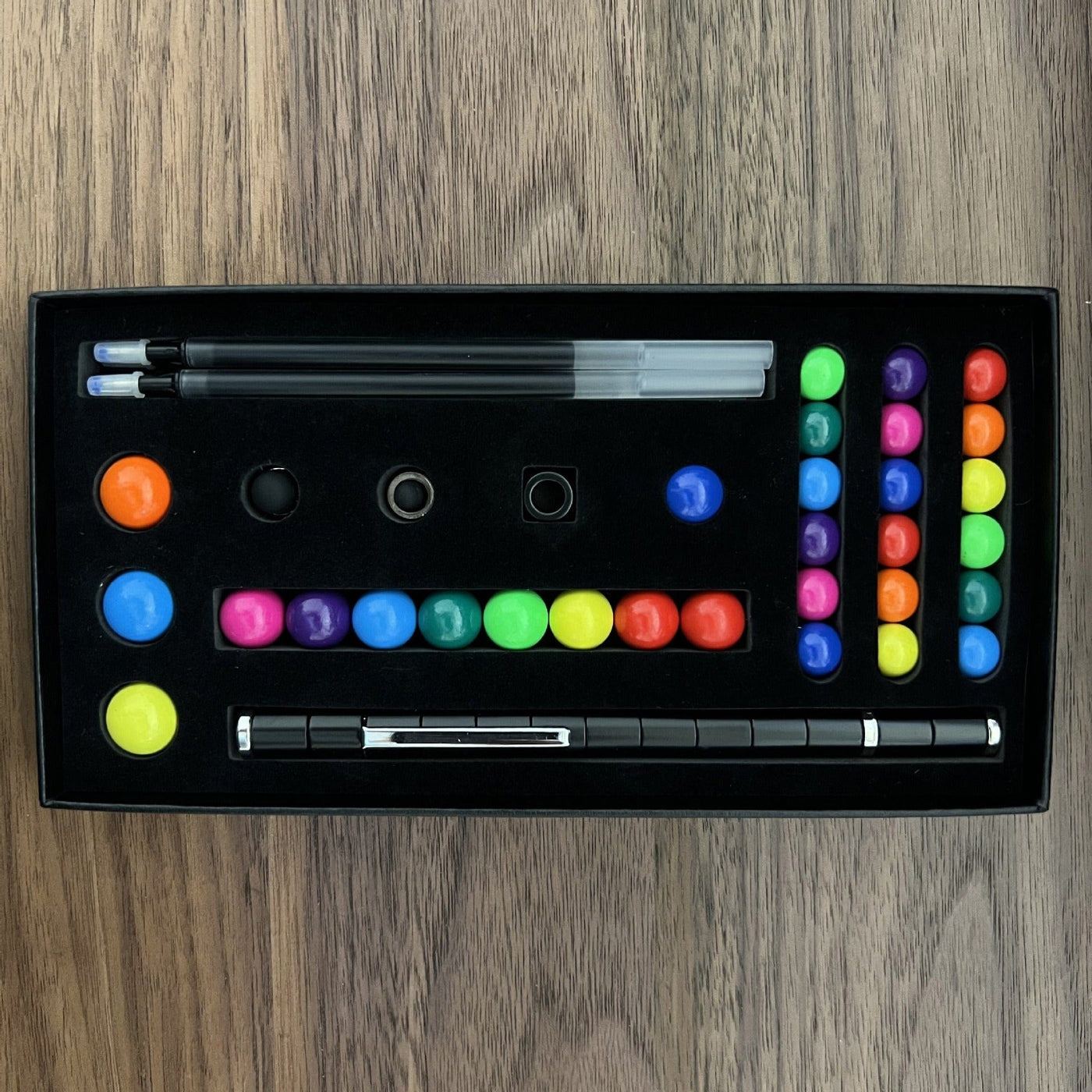 Two-Color Magnet Pen Fidget Toy - GiddyGoatStore